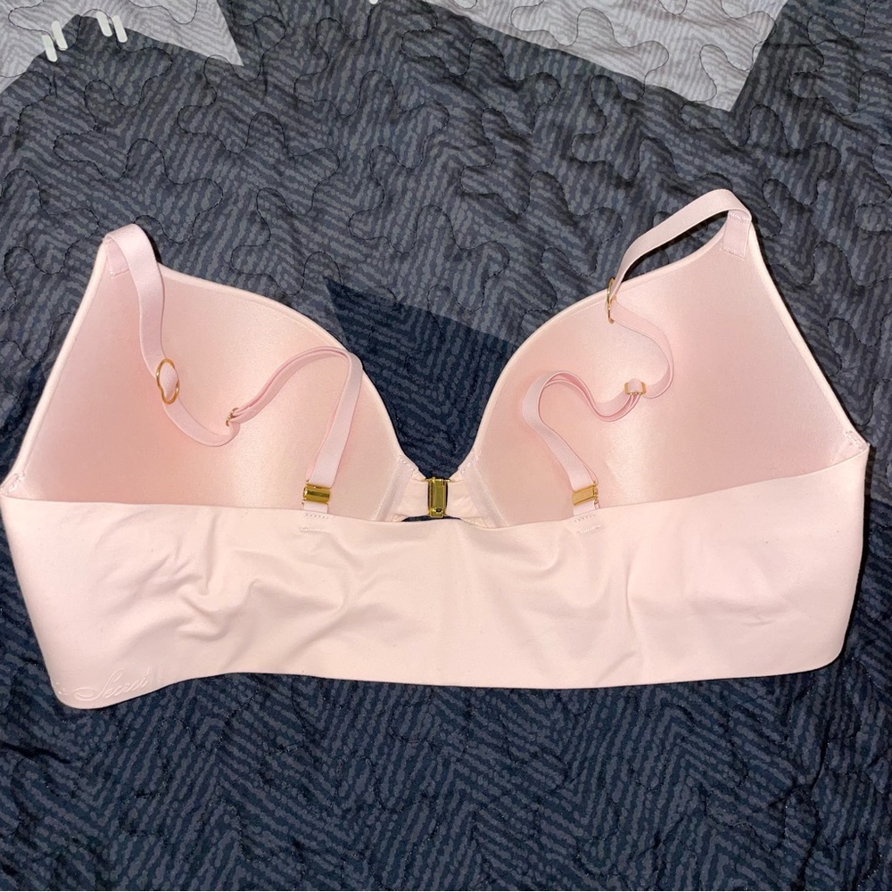 Victoria's Secret Incredible Bra Front Closure - Picture 3 of 10